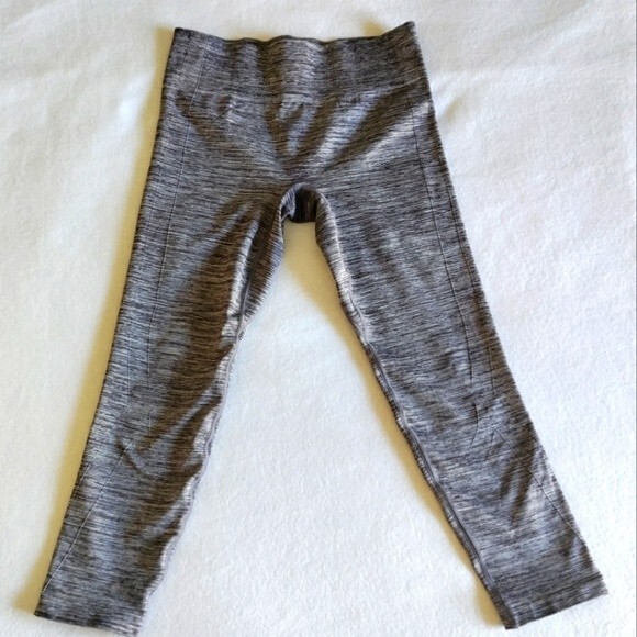 Under Armor Leggings - Short - Small - Picture 1 of 7